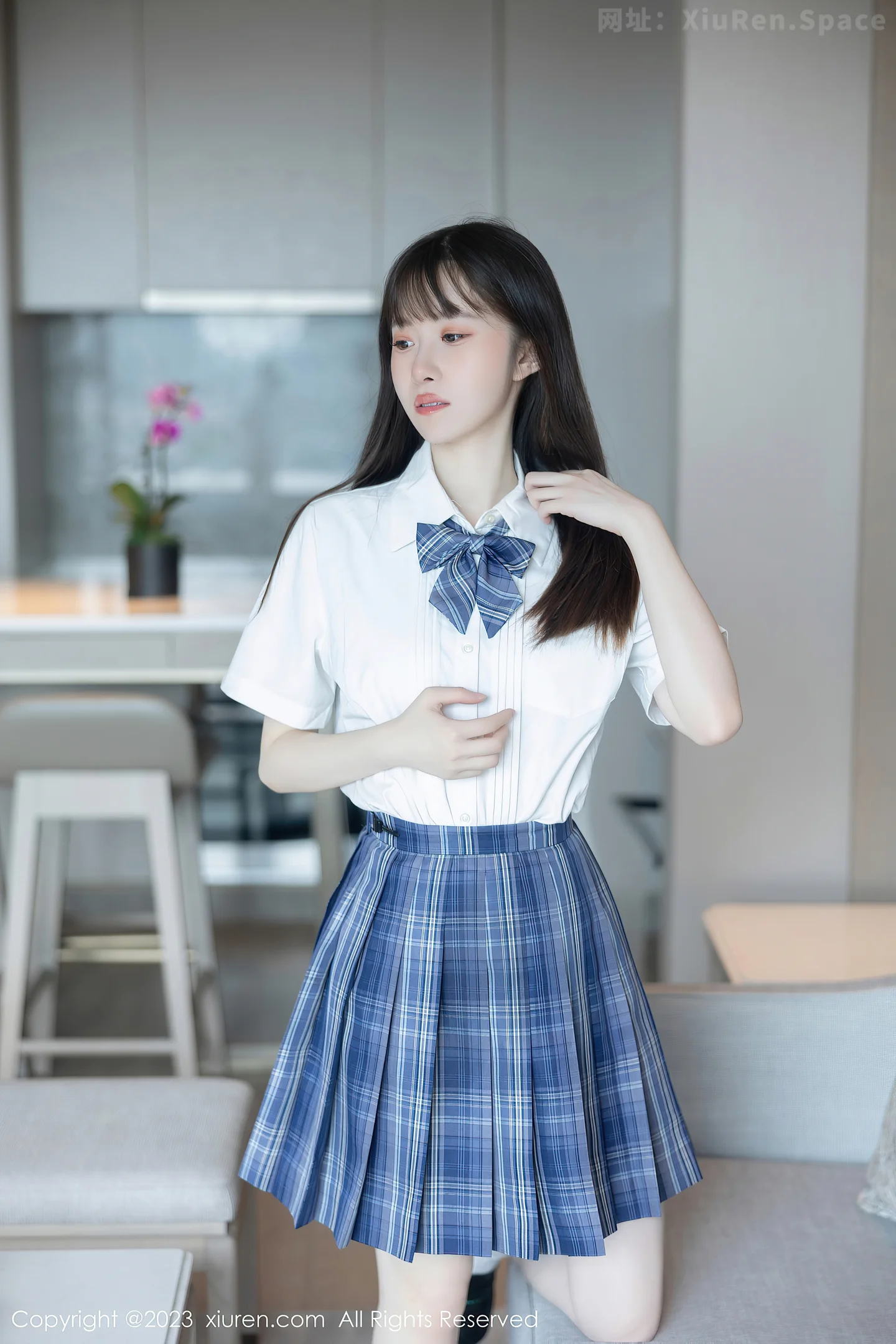 图片[4]-[XiuRen秀人网] VOL.6993 模特林悠悠白色上衣配格子短裙露浅色内衣秀曼妙身姿诱惑写真103P-秀人网官方网站